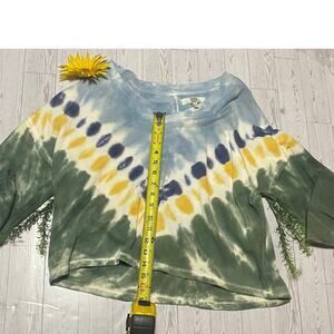 True Craft Tie-Dye Cropped Sweatshirt – Multicolor | Size Medium